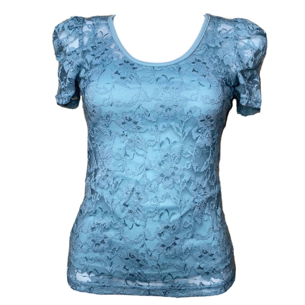 Lace shirt sleeve blouse